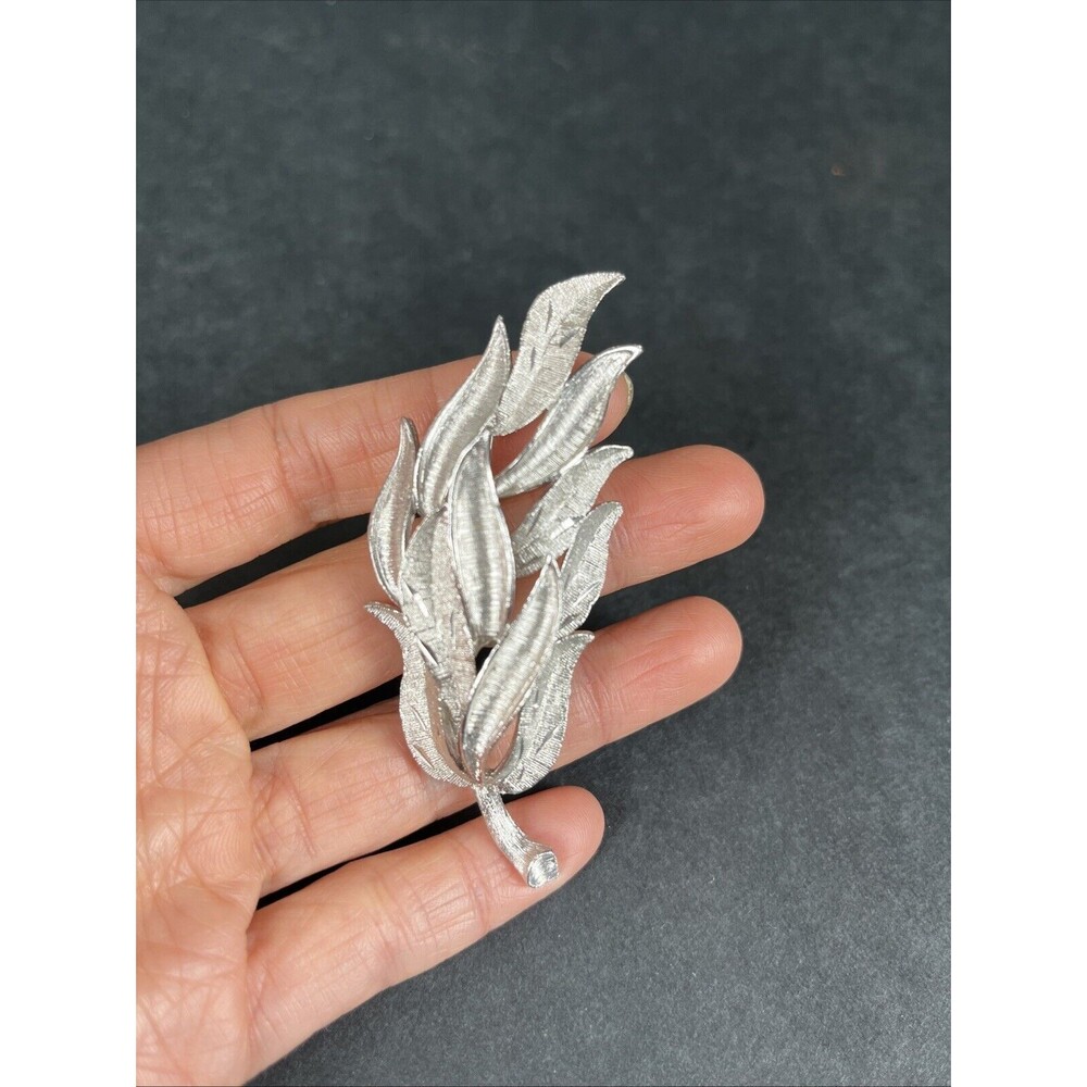Vintage Leaf Feather Spray Textured Silver Tone Brooch Pin Elegant 3”